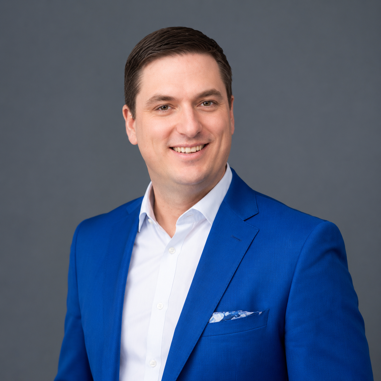 Trevor Barwell, CEO ng Grupo